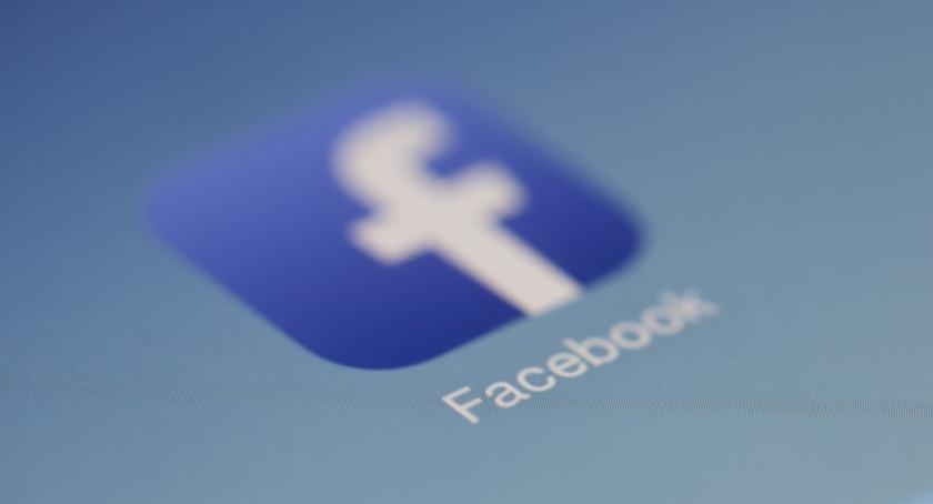 Facebook się doigrał. Na potęgę uciekają z niego ludzie, głównie młodzi
