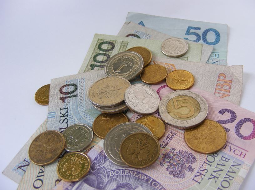 Pesymiści i osoby niezorganizowane częściej mają problemy z zadłużeniem