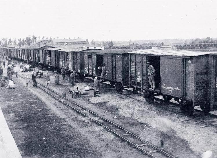 Słowo historii. Fotoeseje