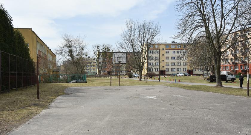 Nowe boisko przy starej szkole na Pogodnej