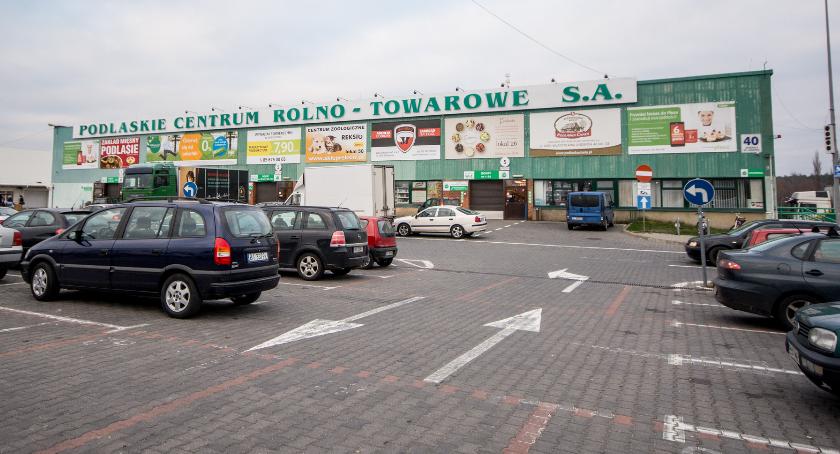 Czy da się odróżnić targowisko od galerii handlowej? 
