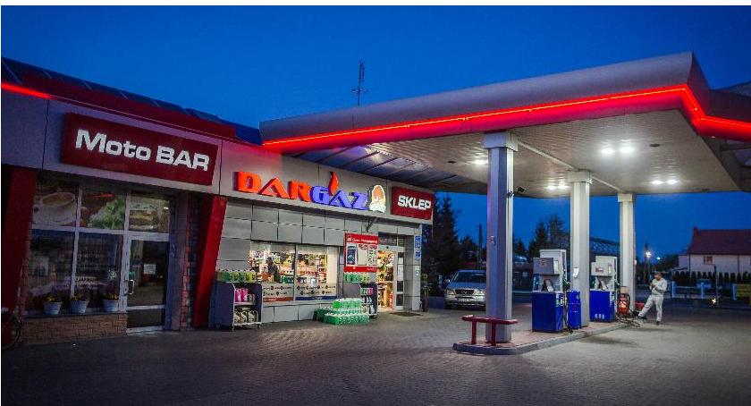 Chorten to nie tylko sklepy, to także stacje paliw