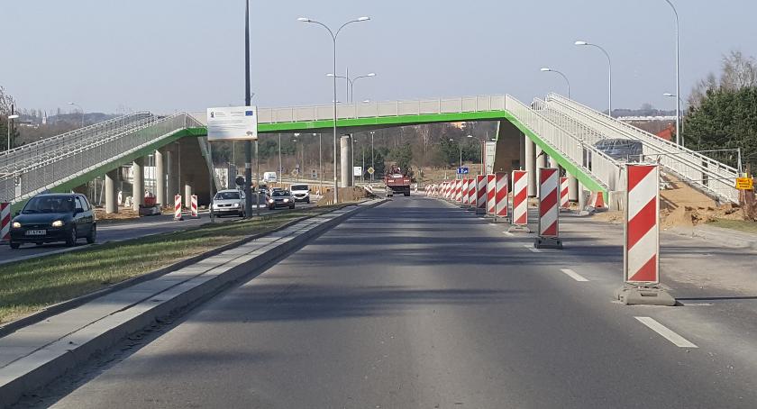 Kładka miała być gotowa pół roku temu. Końca prac nie widać
