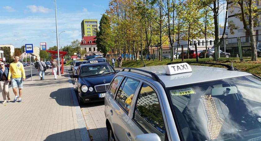 Licencja na taksówkę z automatu? Radni mówią tak, prezydent hamletyzuje