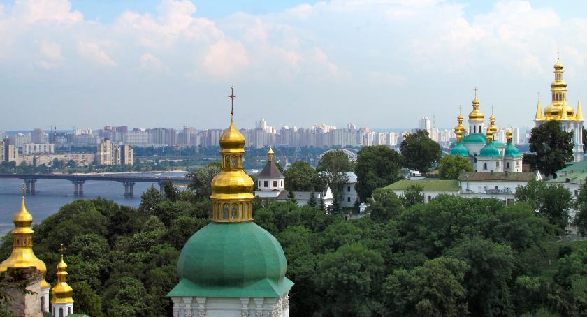 We Francji jest nudno, a w Rosji brudno