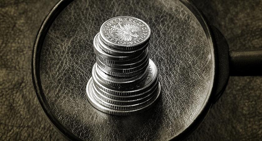 Ponad 300 milionów złotych. Tyle muszą odzyskać sądy od Polaków