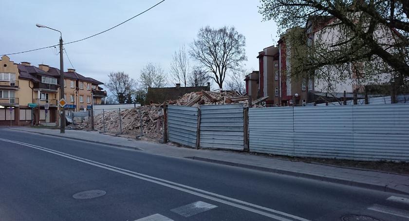 Kamienicy nie ma, ale jest za to stare tłumaczenie – wszystko odbyło się zgodnie z prawem