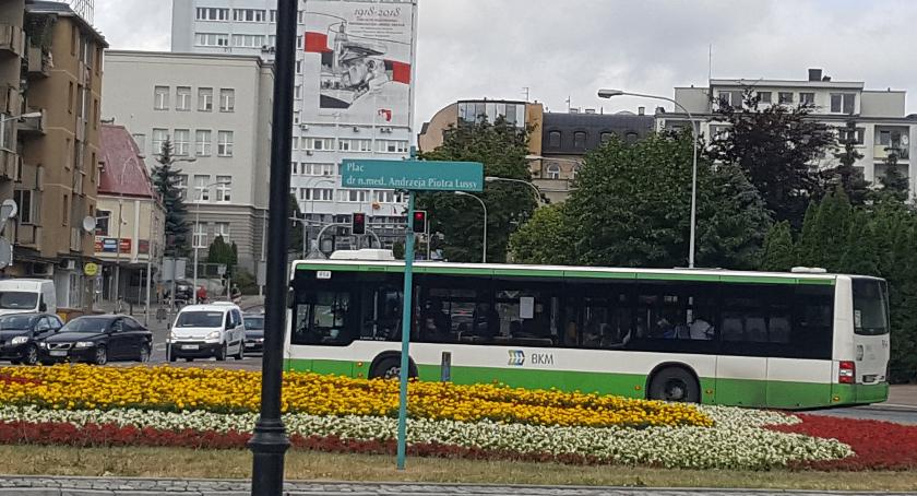 W autobusach temperatura choć ty bierz smołę gotuj