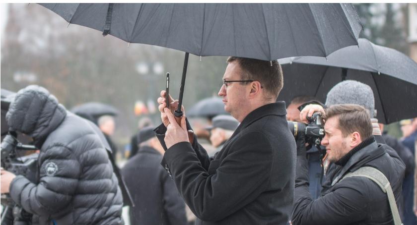 Za obrażanie należy się słowo 