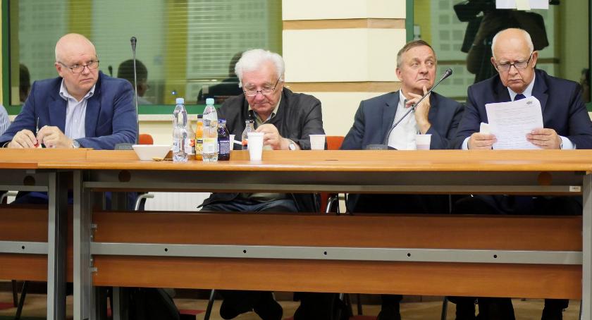 Serbia w Bośni i Hercegowinie czy Serbia w Serbii? Dylematy radnych wojewódzkich