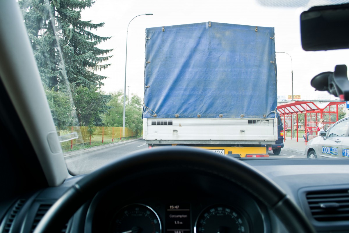 Zasypują policję filmikami