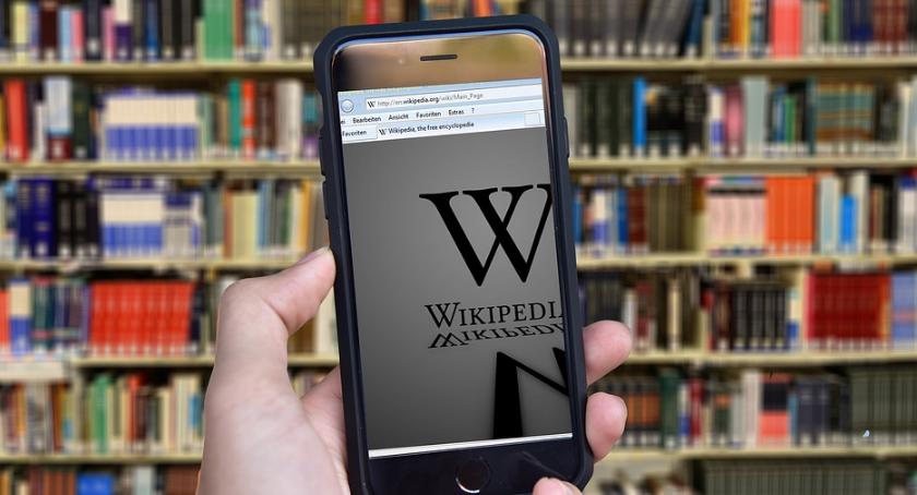 Wikipedia nie działała jeden dzień. Decyzję podjęło 30 osób