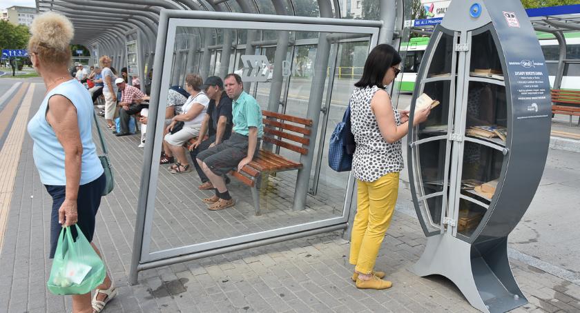 Nowe książki trafiły do białostockiego śledzika