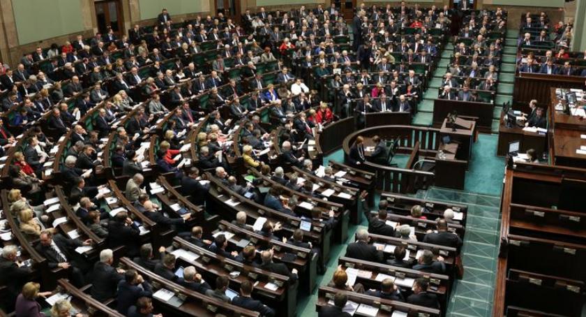 Każdego posła można ukarać, jeśli zachowuje się niestosownie