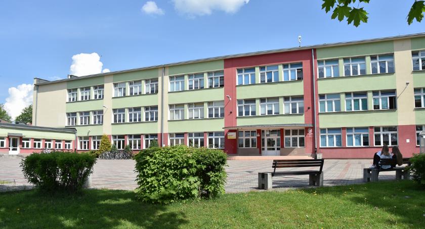 Czy Preambuła Konstytucji zawiśnie w białostockich szkołach? 