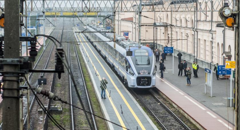Pociągami jeździ coraz więcej osób. PKP sprawdziło najpopularniejsze kierunki
