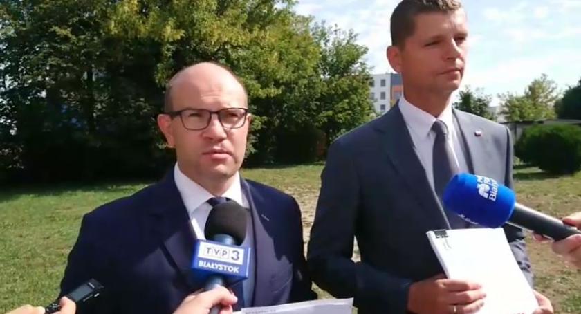 Daliśmy Polakom miliardy. PiS odpowiada na bilbordową kampanię Platformy i Nowoczesnej