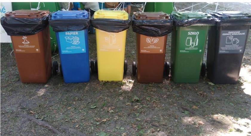 Kolorowe kontenery na białostockich śmietnikach. O co tu chodzi? 