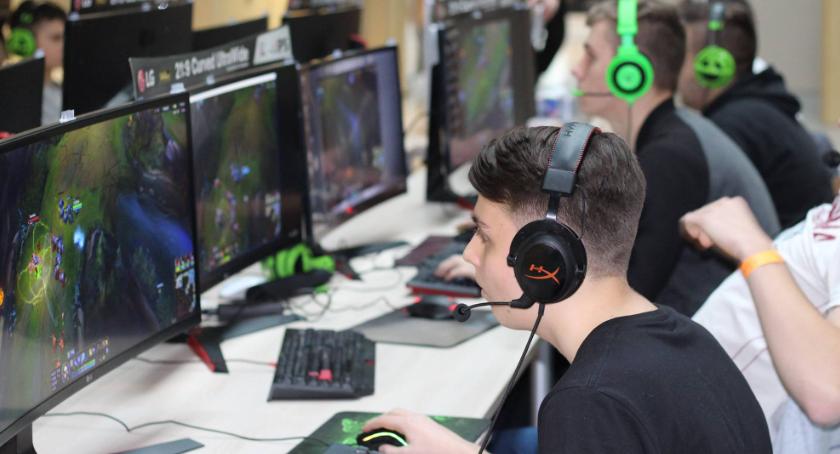 Fani gier video mają przed sobą dwa dni zawodów East Games United 2018
