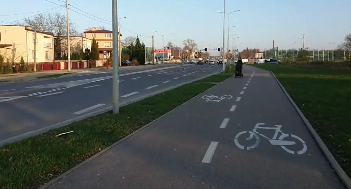 Chodnika nie ma, ale będzie za to oficer