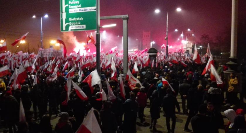 Polacy są mocno przywiązani do Polski i jej historii