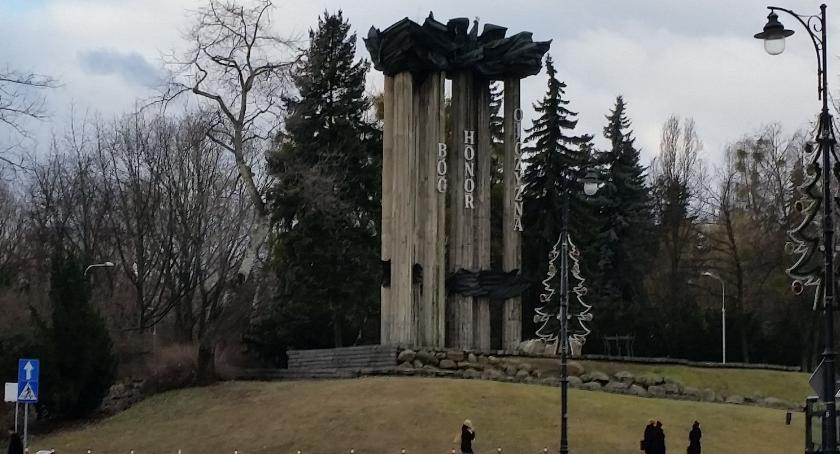 Pomnik Bohaterów Ziemi Białostockiej – potrzebna kolejna zmiana