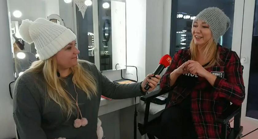 Do stołu świątecznego makijaż ma być elegancki, ale delikatny
