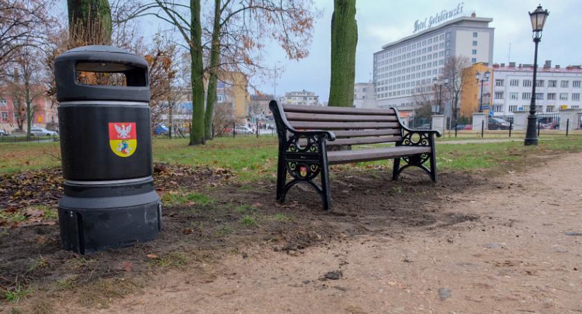 W Białymstoku pojawiły się ławki wandaloodporne