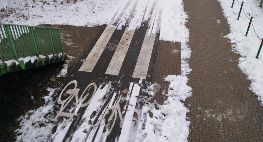 Mediolan dopłaci rowerzystom, u nas nie można doprosić się odśnieżania ścieżek