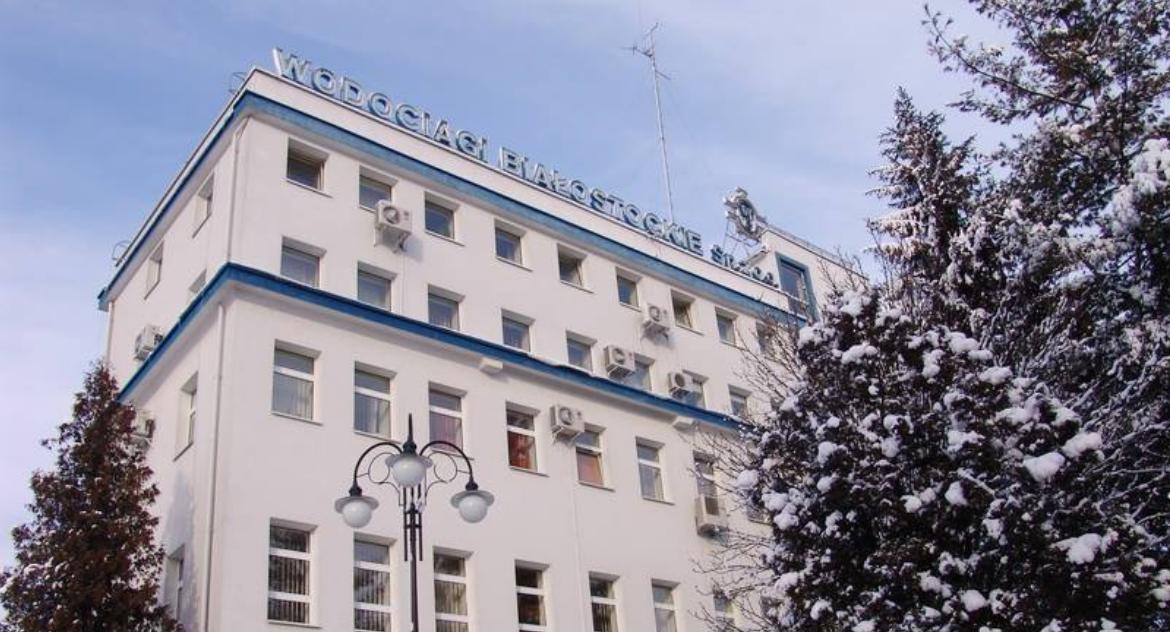 Ewakuacja z Urzędu Marszałkowskiego rozpoczęta. Na początek do Wodociągów Białostockich