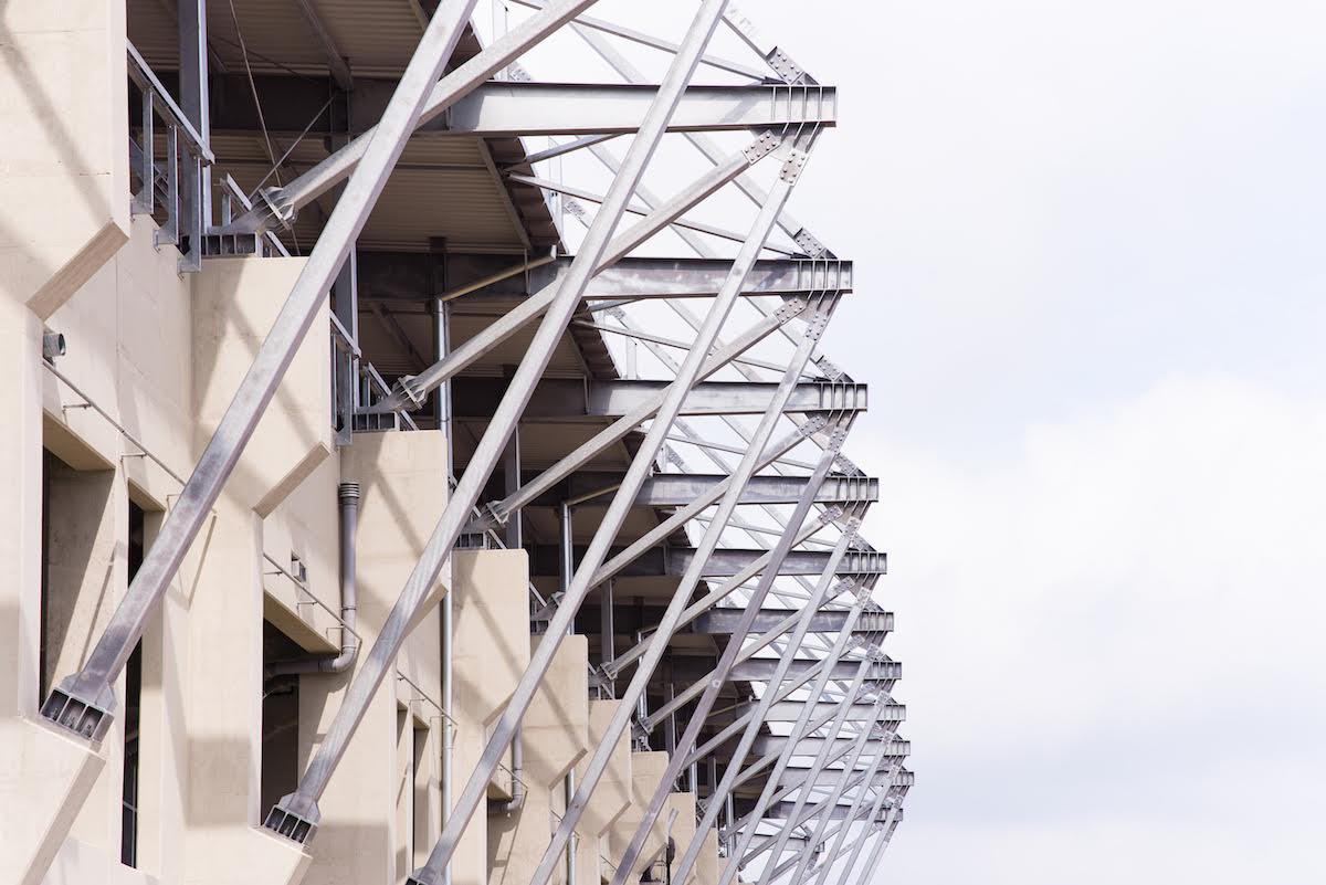 Dach nowego stadionu Widzewa Łódź już zamontowany