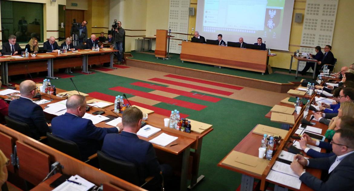 Zjednoczona Prawica pozamiatała podwórko do pełnego rządzenia