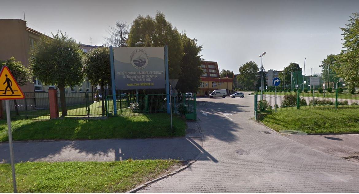 Basen na „mleczaku” był dochodowy. Szast, prast i nie jest!