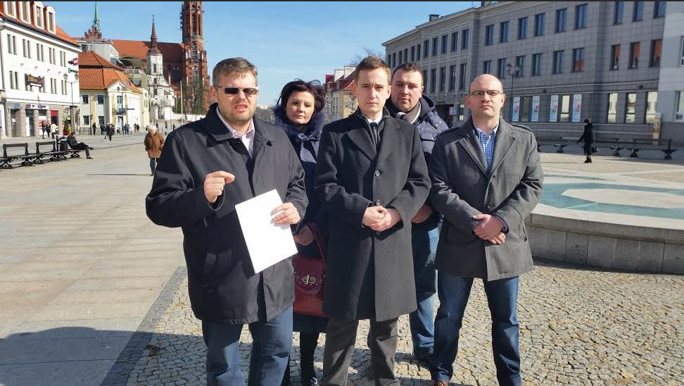 61 tys. złotych wyrzuconych w błoto wraca do białostoczan