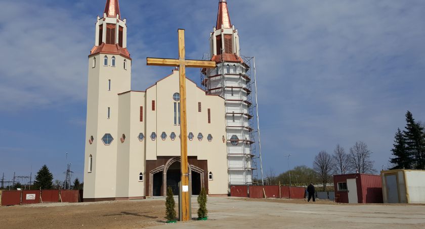 Wierni jeszcze przed świętami otrzymali prezent. To nowy kościół