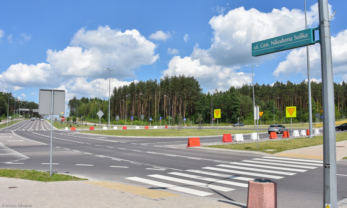 Na skrzyżowaniu Sulika i Ciołkowskiego pojawi się sygnalizacja. Kierowcy woleliby rondo bez świateł