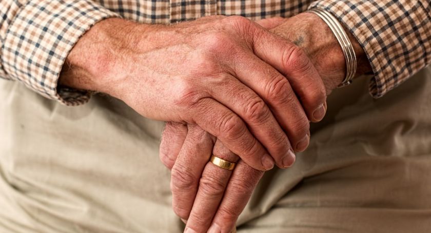 Dodatkowe pieniądze dostaje na Podlasiu 57 osób. Za to, że skończyli 100 lat