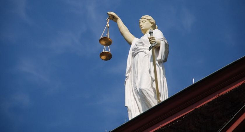 Dyrektorowi PZDW grozi rok więzienia w zawieszeniu. Takiej kary żąda prokurator