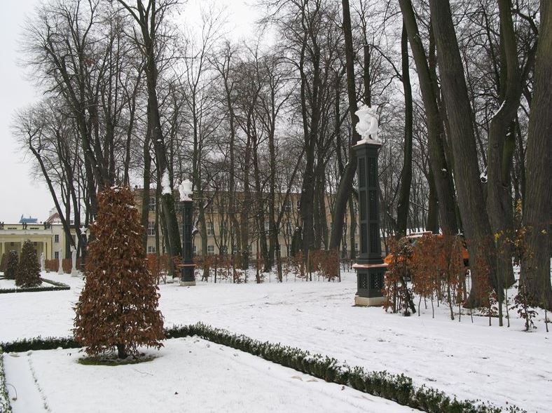Nowe kolumny w Ogrodzie Branickich