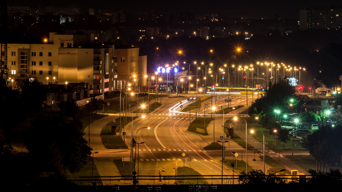 Zarabiamy mniej niż w zachodnich województwach
