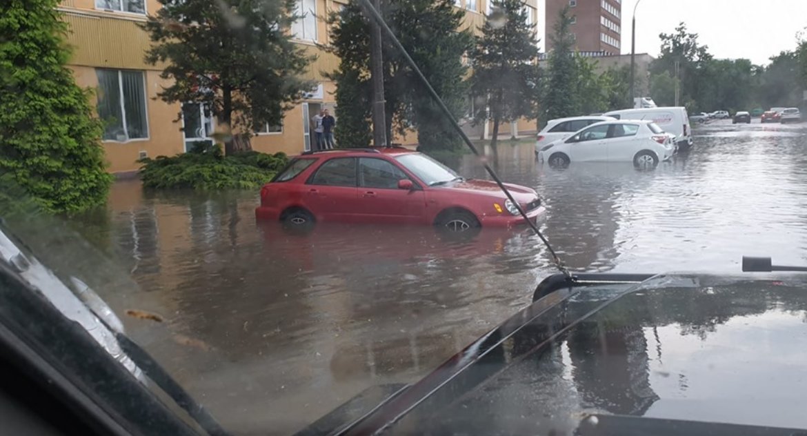 Pontonem do celu. Ruch znów bowiem odbywał się całkiem płynnie