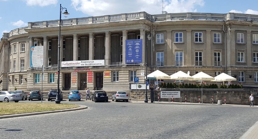 Młodzi ludzie nie patrzą na kierunki studiów pod kątem przyszłego zatrudnienia