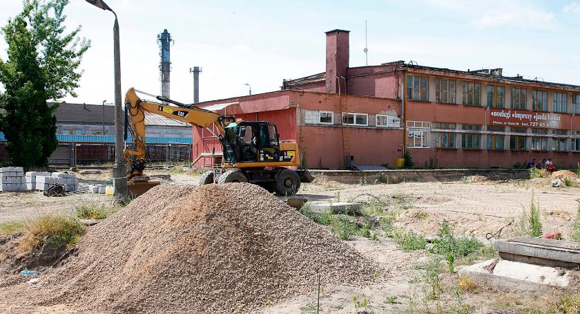 W Łapach praca wre. Buduje się centrum przesiadkowe