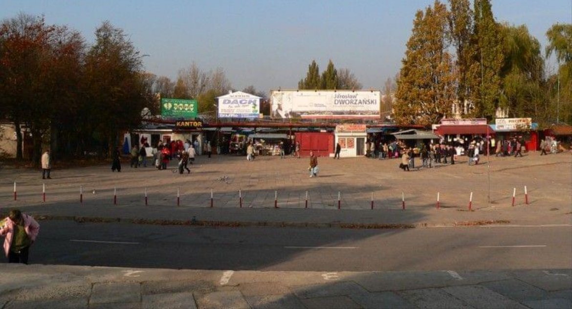 Targowisko było, teraz go nie ma, a urzędnicy dalej mają pracę