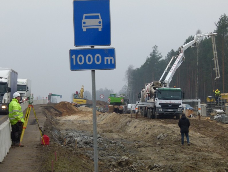 Tyle dróg budują, tylko wciąż nie ma tu jak dojechać