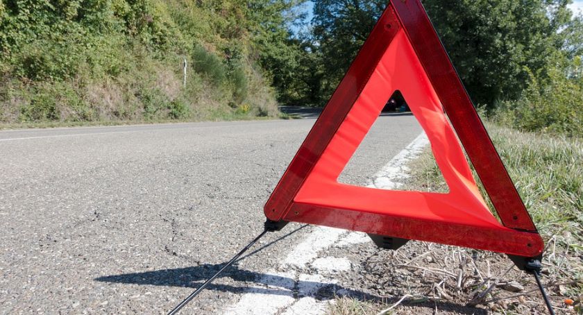 Bez tego wyposażenia nawet nie odpalaj silnika! Zobacz, jakich akcesoriów potrzebuje każdy kierowca w swoim aucie