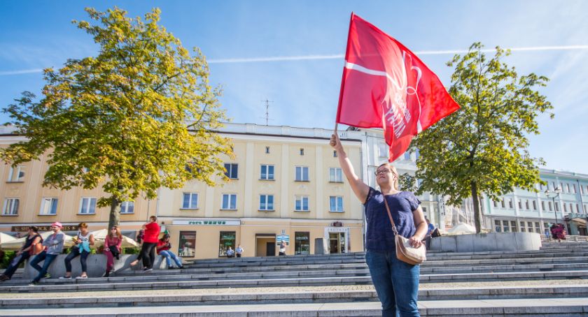 „Święci Mikołajowie” poszukiwani. Ruszył nabór wolontariuszy Szlachetnej Paczki