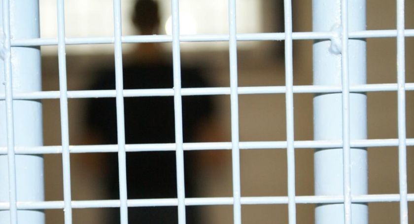 Podawał się za łowcę pedofili. Został zatrzymany za działalność pedofilską