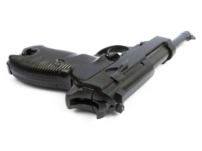 Pistolet i strzelba w każdym polskim domu?
