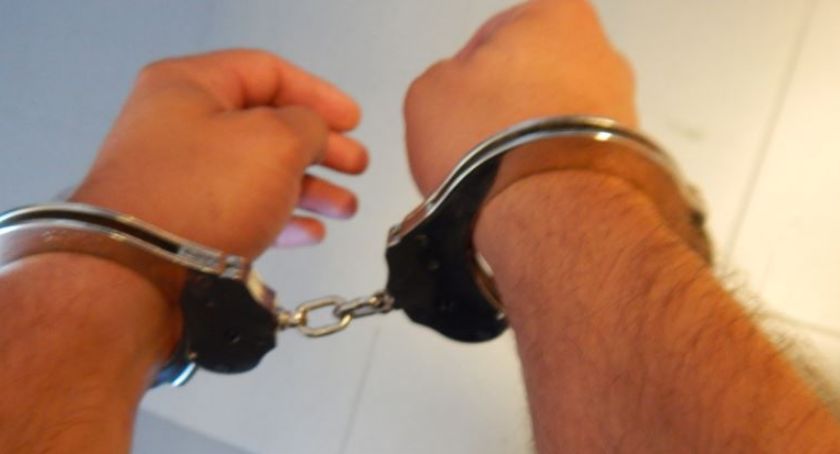 Był ścigany listem gończym i został zatrzymany. Posiedzi teraz cztery lata